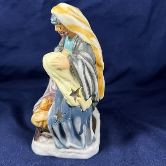 Hand-Painted Ceramic Nativity Scene Figurine With Joseph Mary & Baby Jesus - Picture 3 of 4